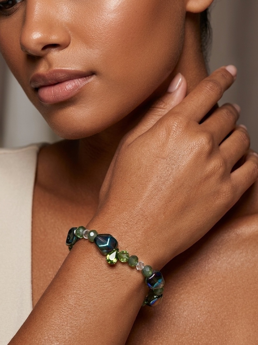 Handmade Emerald Green Iridescent Glass Bead Stretch Bracelet